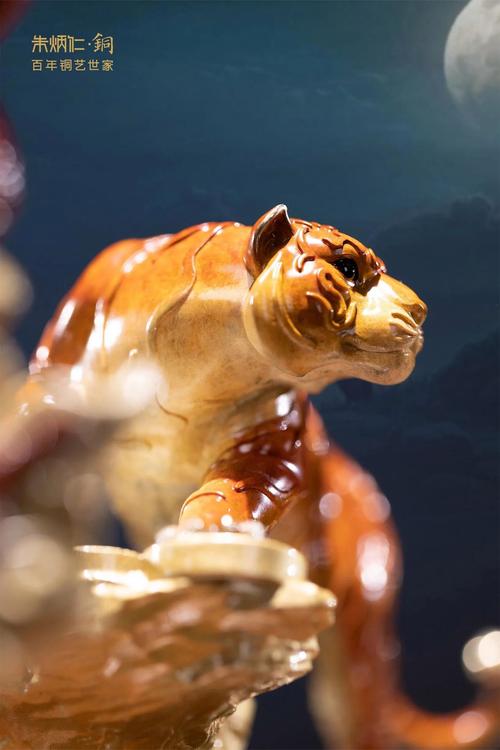 年末生肖运势：鼠猴猪龙好运来，把握良机迎未来