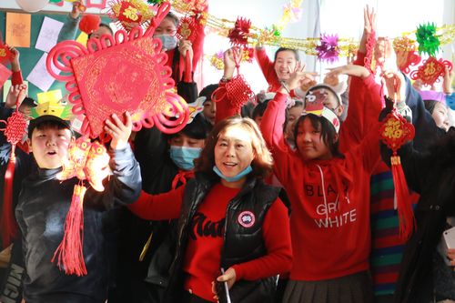 春节生肖运势：鼠龙羊狮事业春，新春祝福迎成功