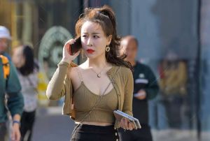 2025年生肖龙猴猪运势：好运桃花财富丰收