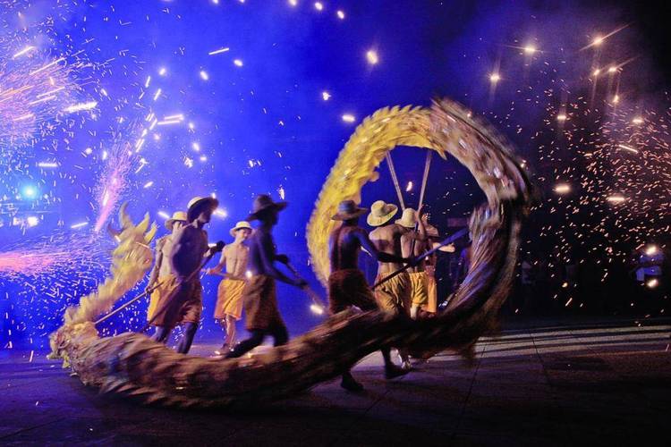 2023秋季生肖好运：鼠龙狮天秤财运旺，事业情场双丰收