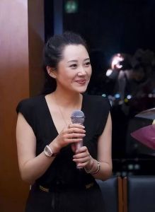 星座差异下的爱情纠葛：许晴王志文的星座情缘解析