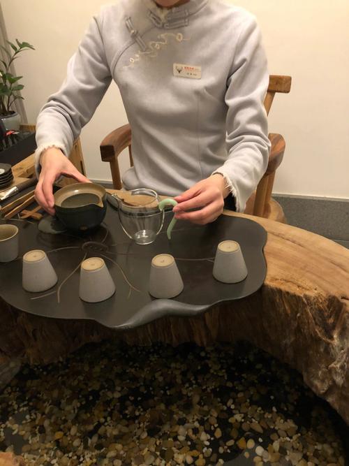 21岁茶艺师瓜子：探险烹饪与爱情观分享