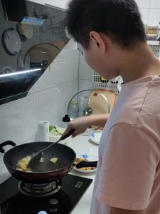 家的味道：烹饪温暖心灵，共谱生活旋律