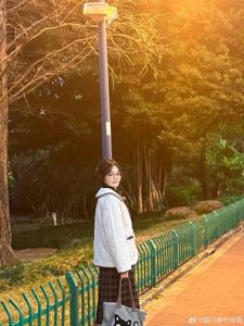 云南财经大学硕士女生，性格随和，寻身高173cm+伴侣