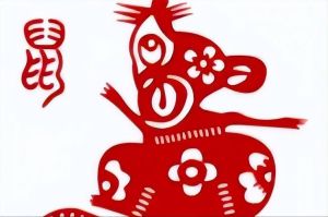 生肖桃花季：鼠蛇马猪如何在磨砺中绽放爱情事业