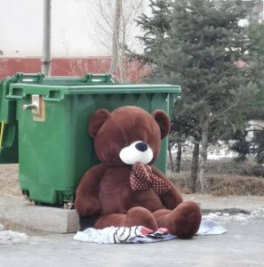 搬家必须带三样东西：碗筷枕头锅具，传承美好传统生活
