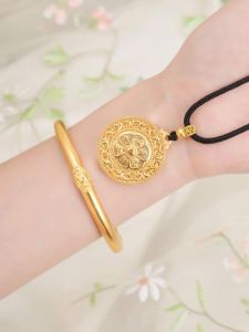 生肖女性魅力：兔羊猪如何促和谐财运，传承中国智慧