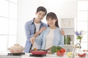 夫妻各自做饭吃：揭秘现代厨房革命与关系微妙变化