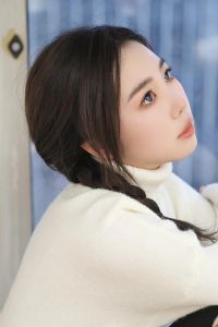 揭秘气质女神特质：五官精致，如何脱颖而出？