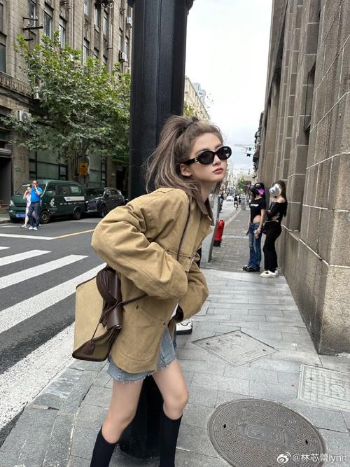 经典款穿搭：女生独特性格与时尚智慧揭秘