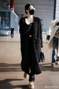 黑色服饰女生的性格解析与人生故事