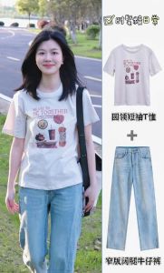 T恤牛仔裤女性的内心世界：简约背后的性格与故事