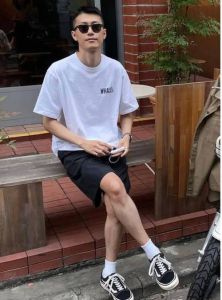 揭秘男衣橱：时尚狂热与情感密码