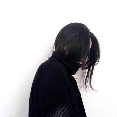 揭秘：女生偏爱黑白灰，性格密码大解析！
