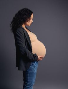 老年女人梦见怀孕的预示与解读