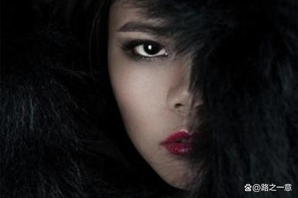 独来独往的女性：生活哲学与人生选择解析