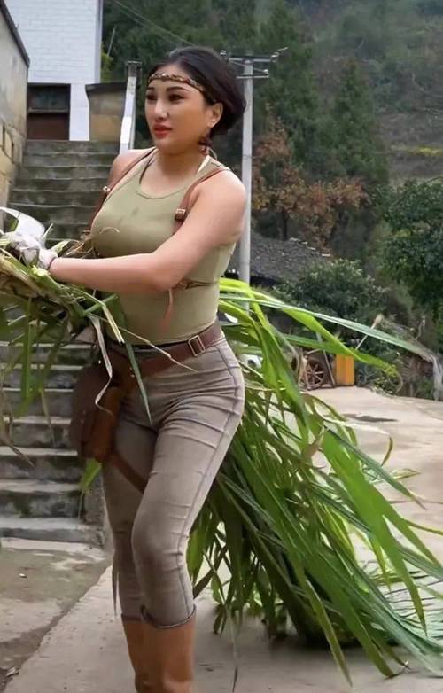朴素女性：揭示内心力量与生活态度之美