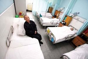 老人离世后如何维持家庭和谐：传统习俗与心理调适策略