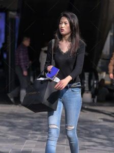 黑色魅力解析：揭秘独立女性的性格密码