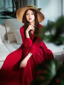 色彩揭秘：女性着装偏好与性格秘密
