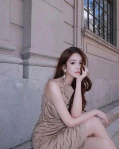 素颜美学：女性如何驾驭气质与风格