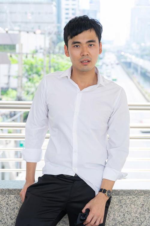 揭秘：男性偏爱白色衣物的心理动机与性格特质