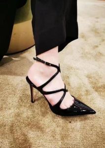 女性鞋履密码：揭秘身份与品味象征