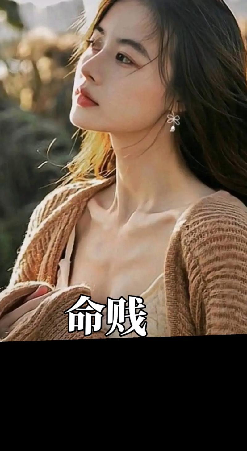 拖鞋时尚解析：揭秘女生穿拖鞋出门的个性魅力