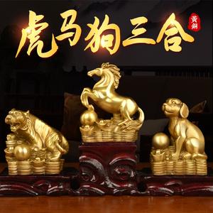 12月生肖运势揭秘：虎马鸡转运吉祥物，事业家庭双赢！