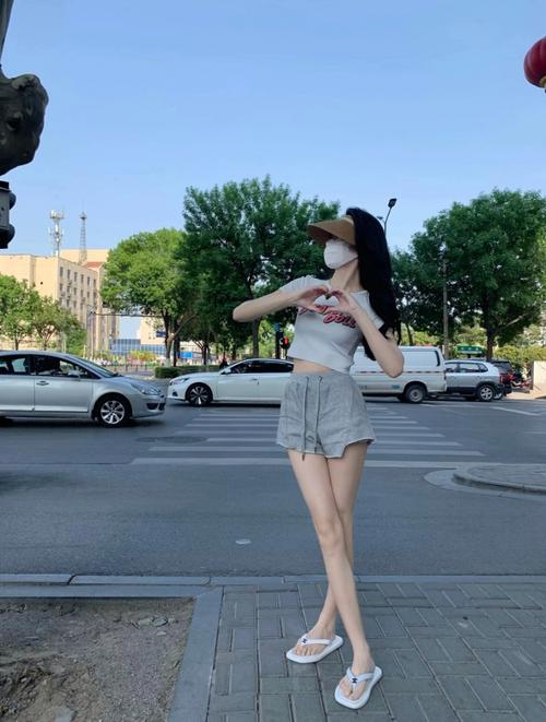 拖鞋背后：两种生活态度的哲学解读