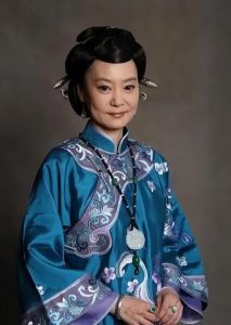 晚年面相揭秘：如何焕发气质，绽放晚年自信光彩