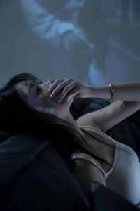 女性偏爱黑色的心理奥秘揭秘