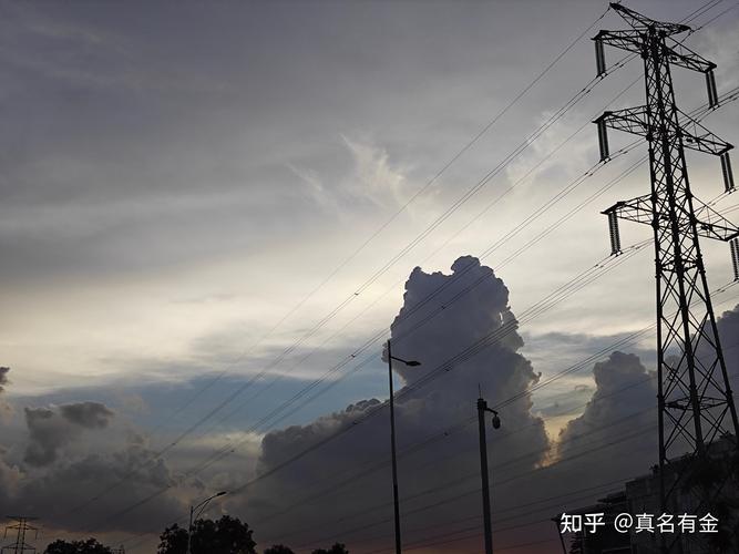 孤僻人的独特力量：静水流深，智慧之光
