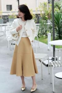 宽松女装：展现成熟自信的女性时尚故事