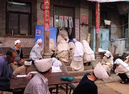 解密女人梦见热闹场面的心理暗示与生活变化