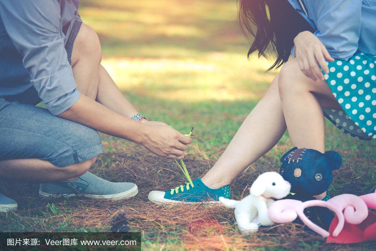 鞋履识人心：揭秘服饰举止与性格关联