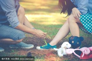 鞋履识人心：揭秘服饰举止与性格关联