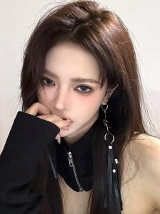 冷色系女性：性格特点与独特魅力揭秘