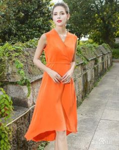 橙色魅力：揭秘女性活力之源与时尚搭配秘诀
