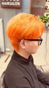 橙色活力：揭秘热情开朗者的色彩密码
