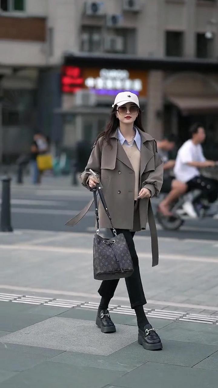 深色时尚达人穿搭秘籍：混搭风格解析