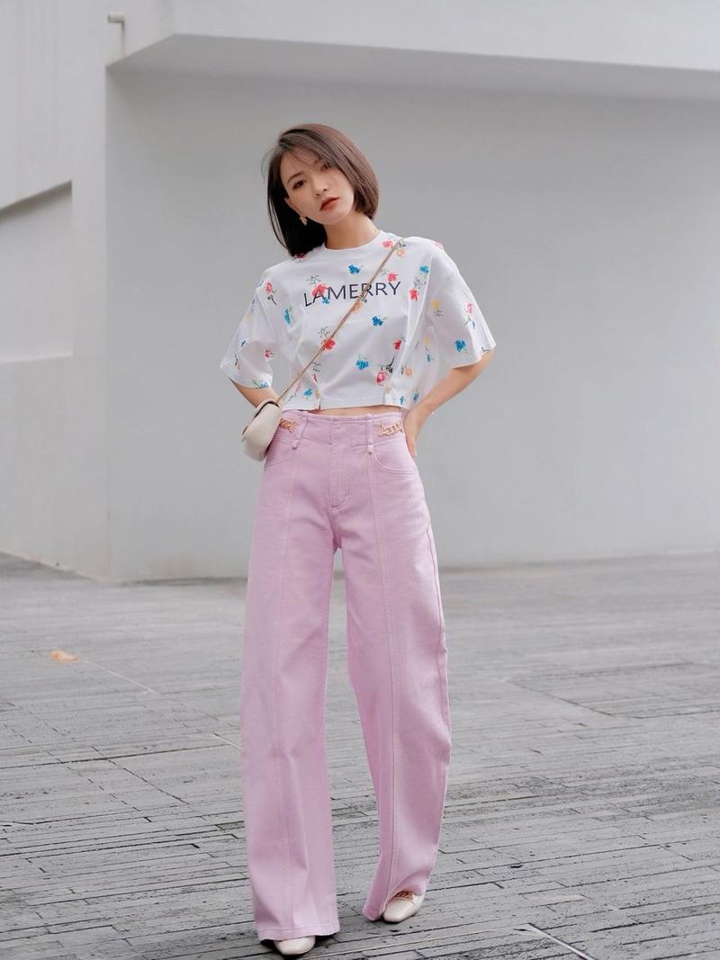 揭秘亮色系服饰女性的性格与心理追求
