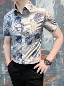 揭秘花衣男士：时尚个性背后的独特魅力