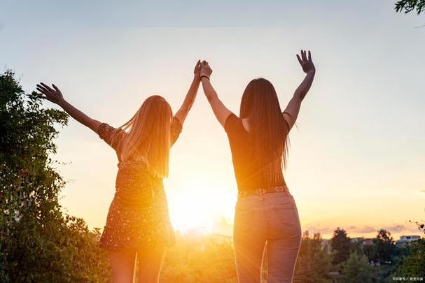 识破塑料姐妹花：揭秘女生友谊虚伪面具！