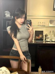 女性着装暴露：心理社会解读探秘