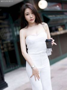成为优雅女性的秘密：内外兼修的时尚态度