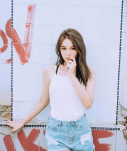 多变风格女性：时代风采与独立魅力的代表