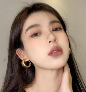 揭秘时尚达人五官密码：气质与魅力的细节艺术
