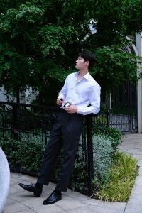 揭秘男生穿白衣：性格心理与时尚密码
