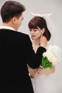 婚姻暗流：四信号揭示婚外情，妻子如何守护爱情堡垒？